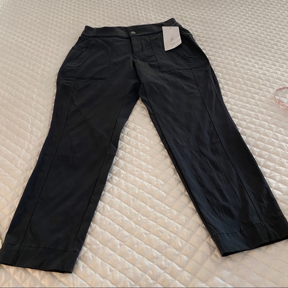 Athleta Crop Trekkie pants NWT sz 0 charcoal gray